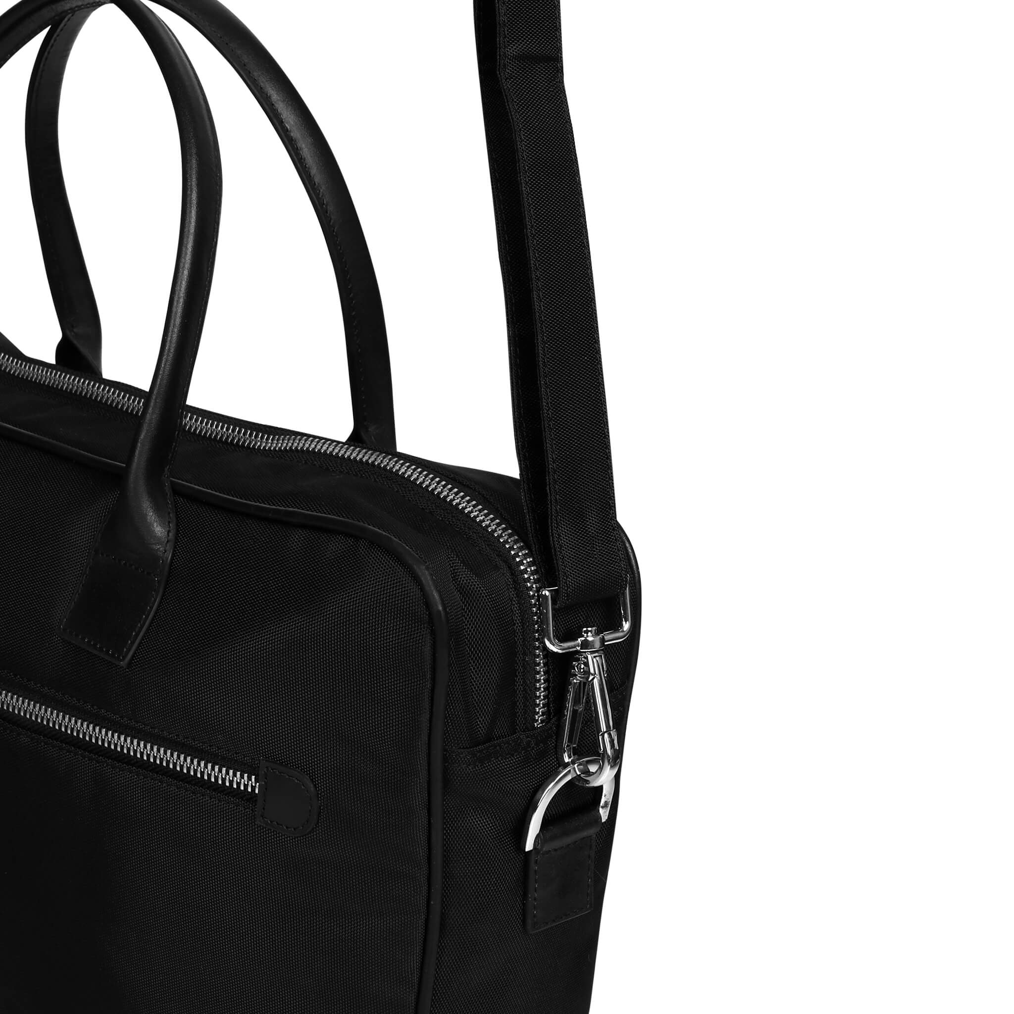 Svenklas Melvin Black Messenger Bag